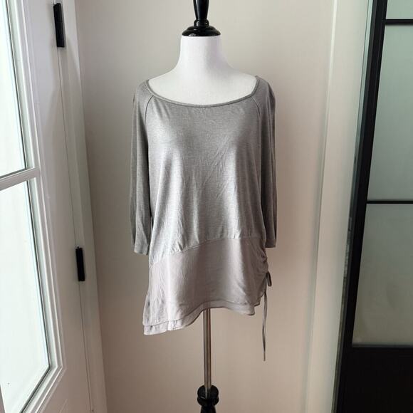 ST. JOHN Knit Top Women’s Size Small Gray Silk Viscose Boatneck LUXE - Picture 2 of 13